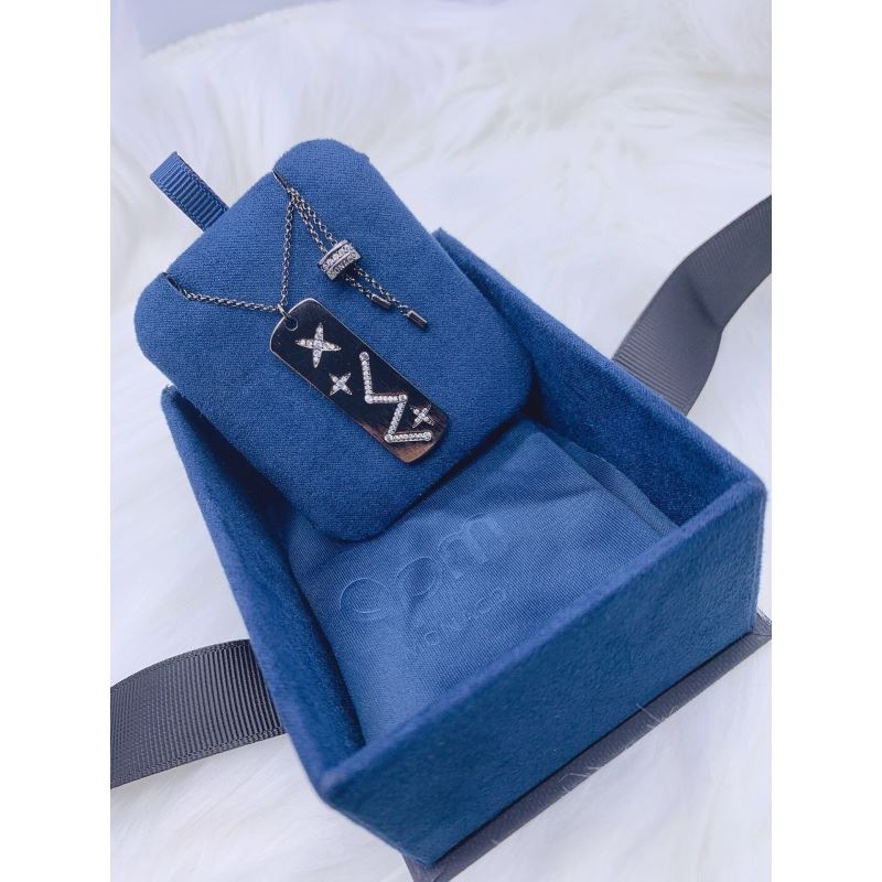 Apm Necklaces